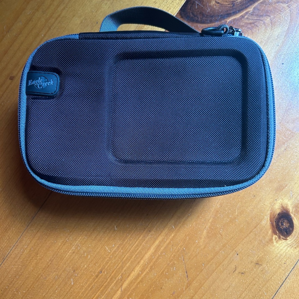 Eagle Creek Black Hard Case Zippered Bag